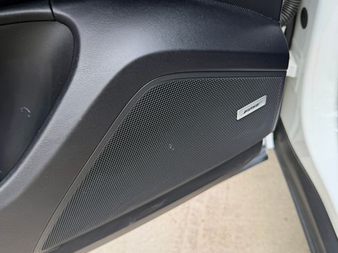 Used 2022 Porsche Cayenne Turbo image 16