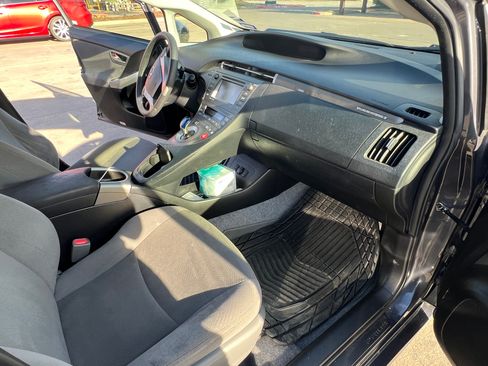 Used 2014 Toyota Prius Prime Plug-In Hybrid image 9