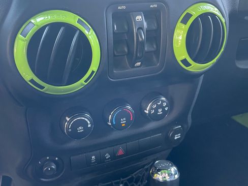 Used 2012 Jeep Wrangler Unlimited Sport image 19