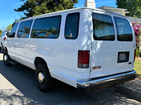 Used 2004 Ford E-350 and Econoline 350 XLT RWD image 5