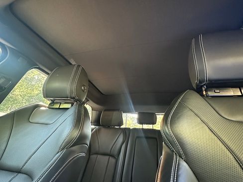 Used 2019 Land Rover Range Rover Evoque HSE image 13