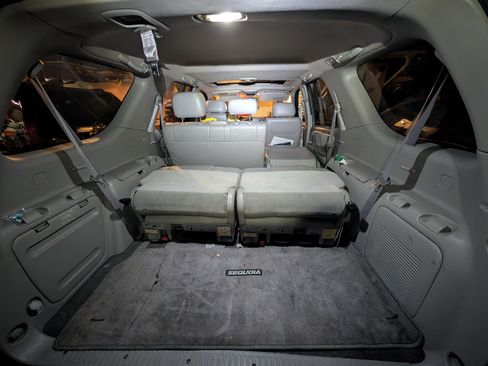 Used 2001 Toyota Sequoia Limited image 6