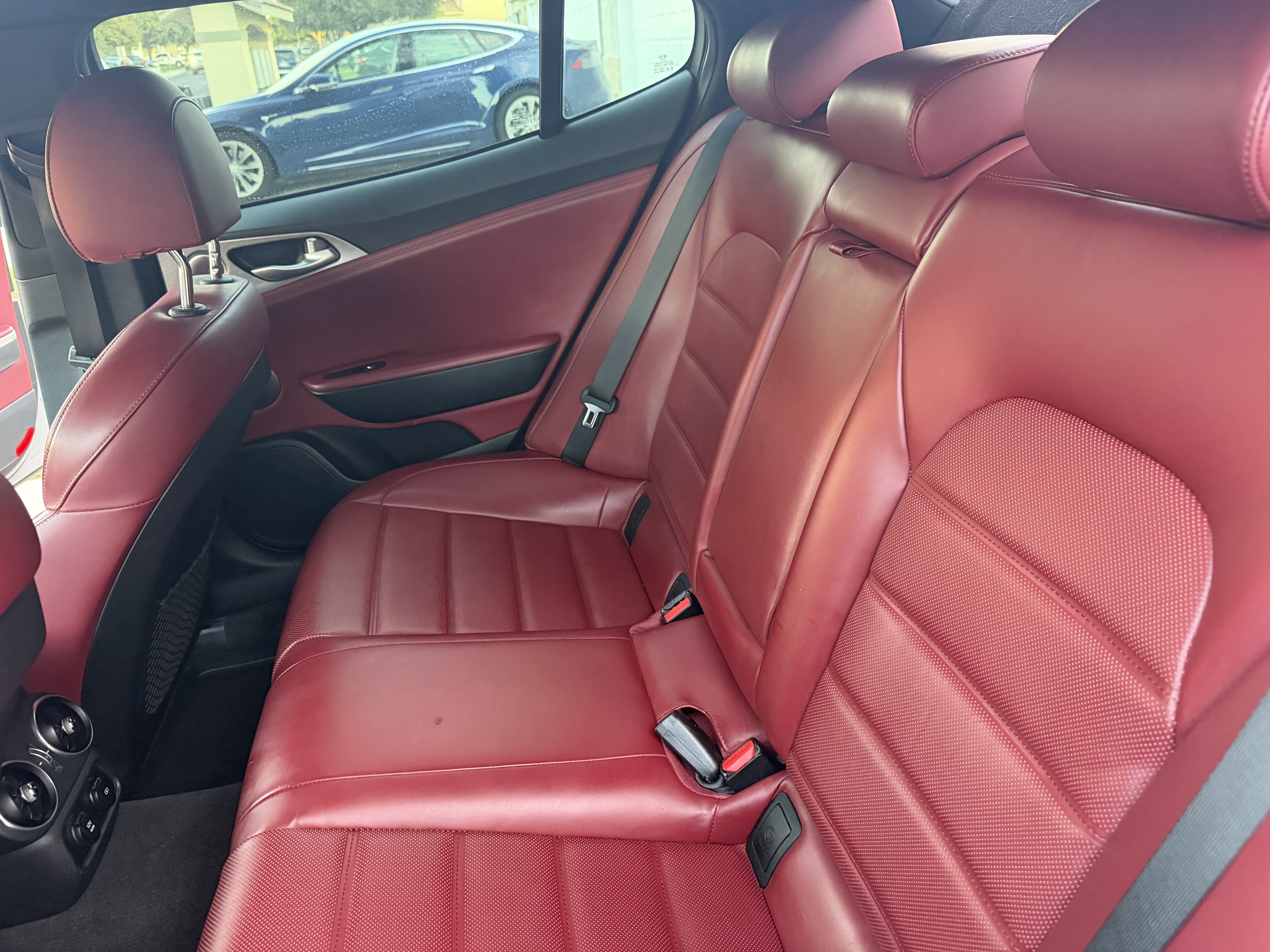 Used 2018 Kia Stinger GT2 AWD/4WD image 17
