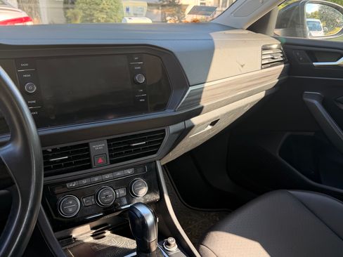 Used 2020 Volkswagen Jetta SEL FWD image 14