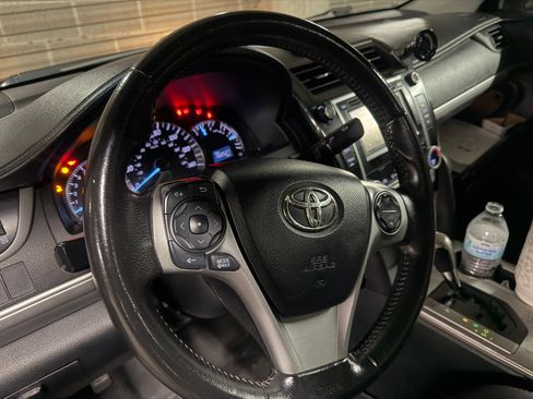 Used 2012 Toyota Camry LE image 11