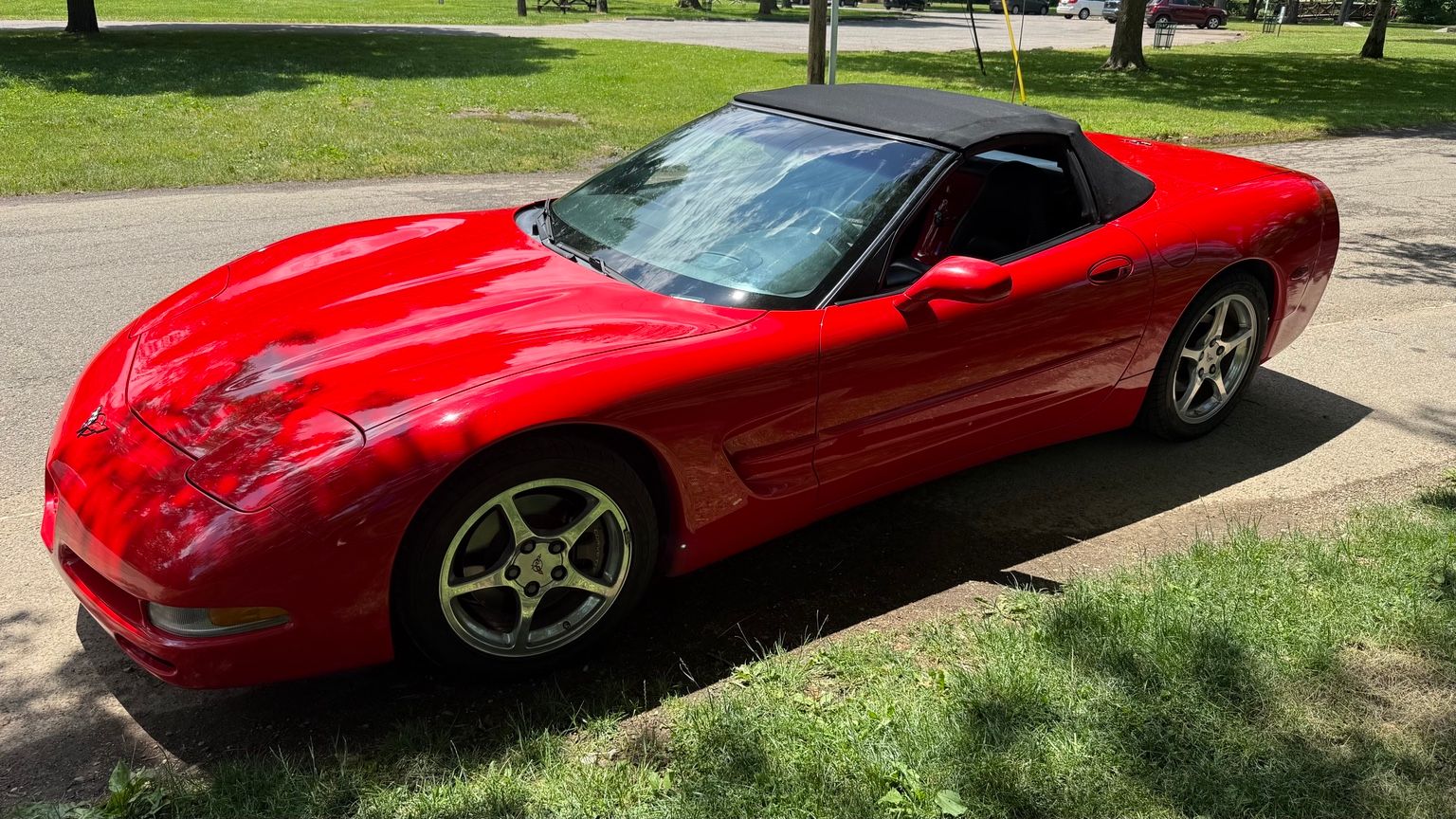 Used 2000 Chevrolet Corvette Convertible w/ Memory Pkg RWD image 19