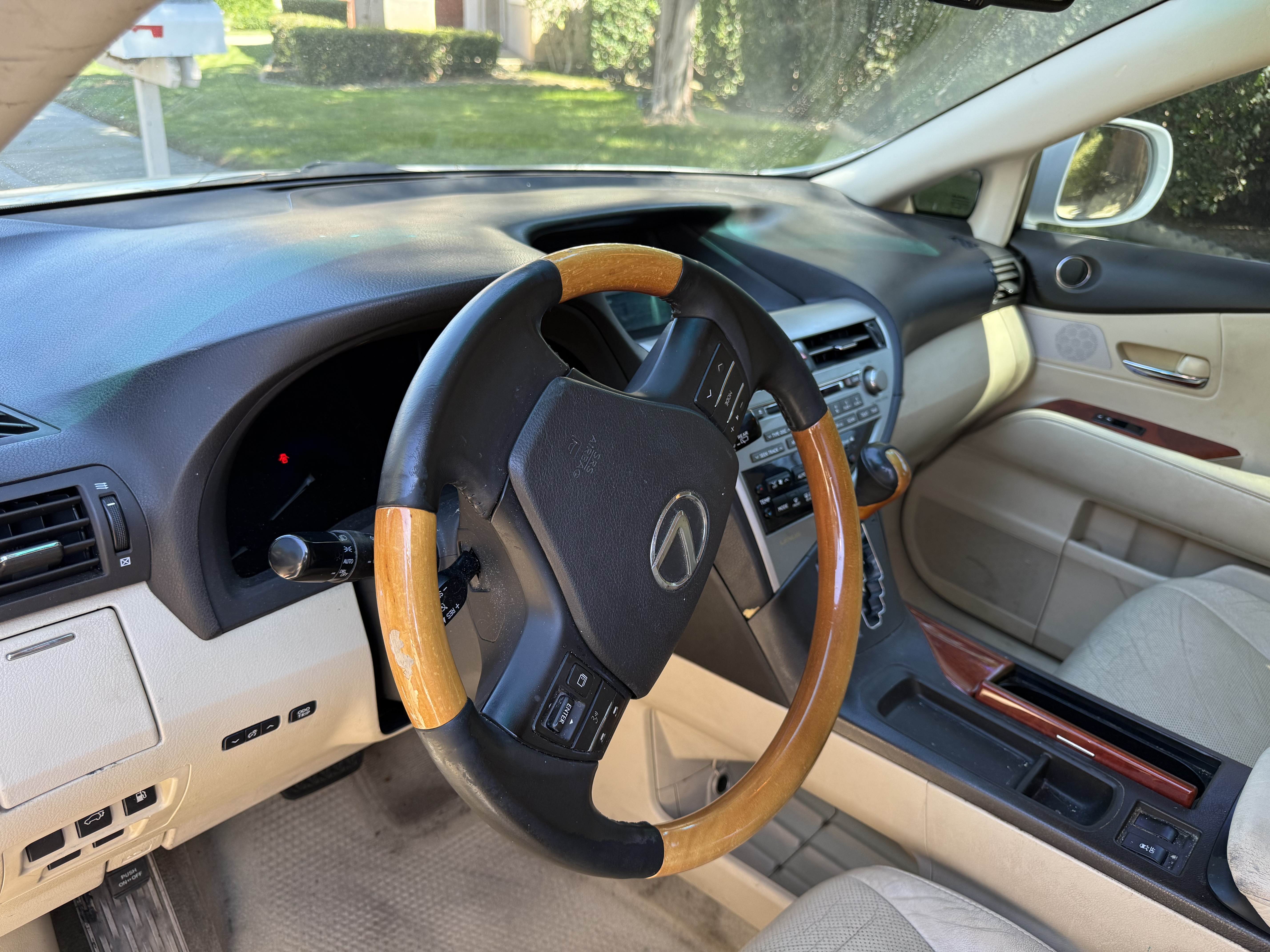 Used 2012 Lexus RX 350 FWD w/ Premium Pkg image 4