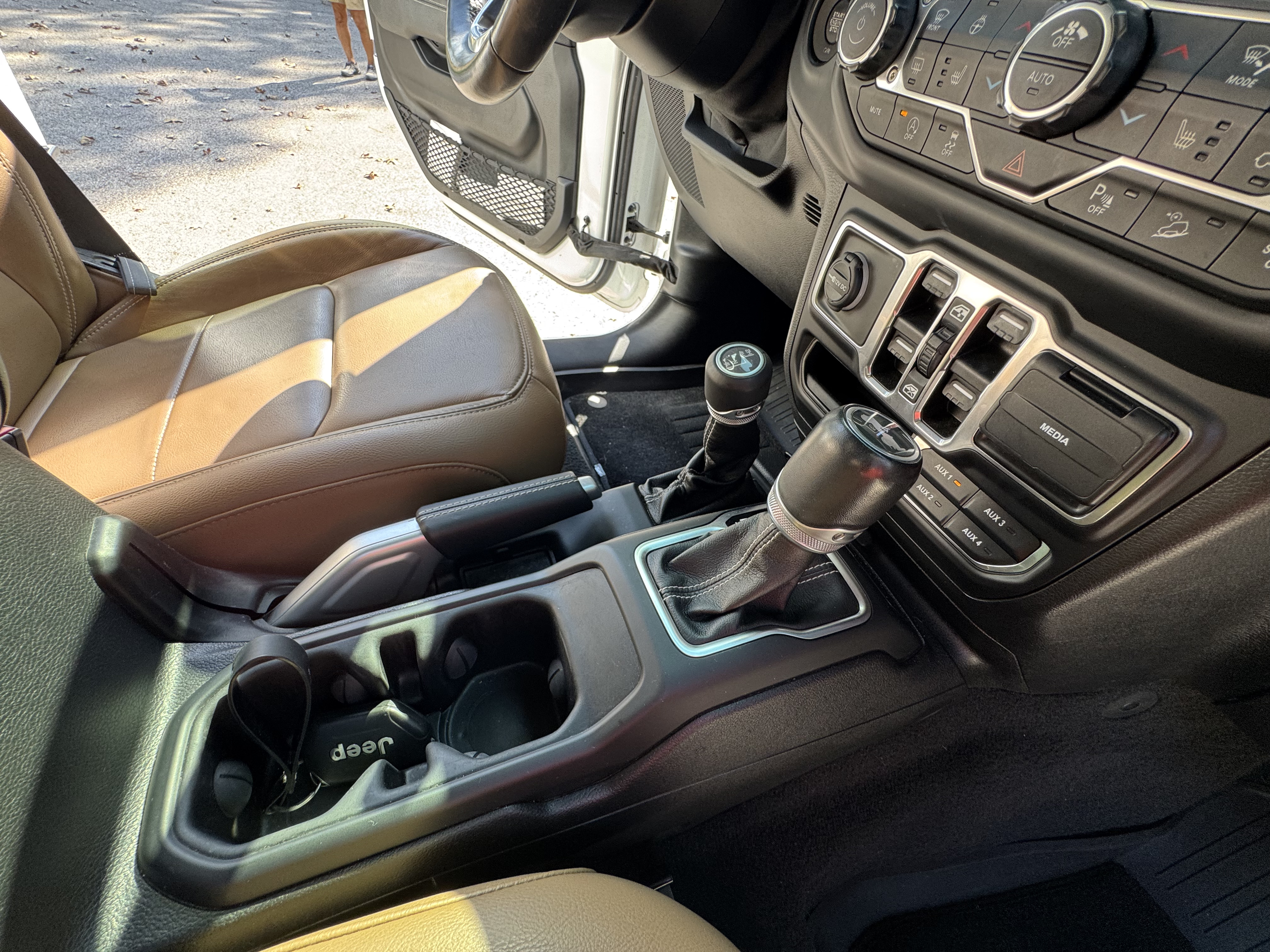 Used 2021 Jeep Wrangler Unlimited Sahara AWD/4WD image 8