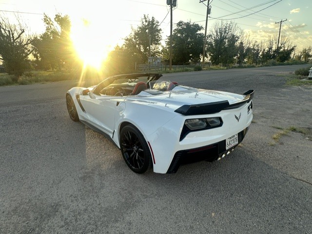 Used 2016 Chevrolet Corvette Z06 w/ 3LZ Preferred Equipment Group RWD image 12