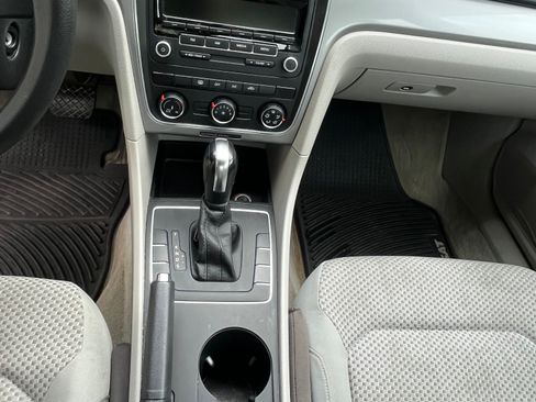 Used 2013 Volkswagen Passat 2.5 S FWD image 5