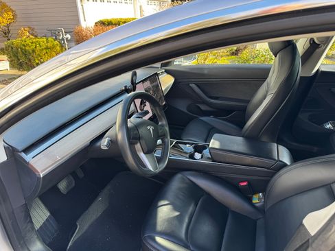 Used 2018 Tesla Model 3 Long Range image 5