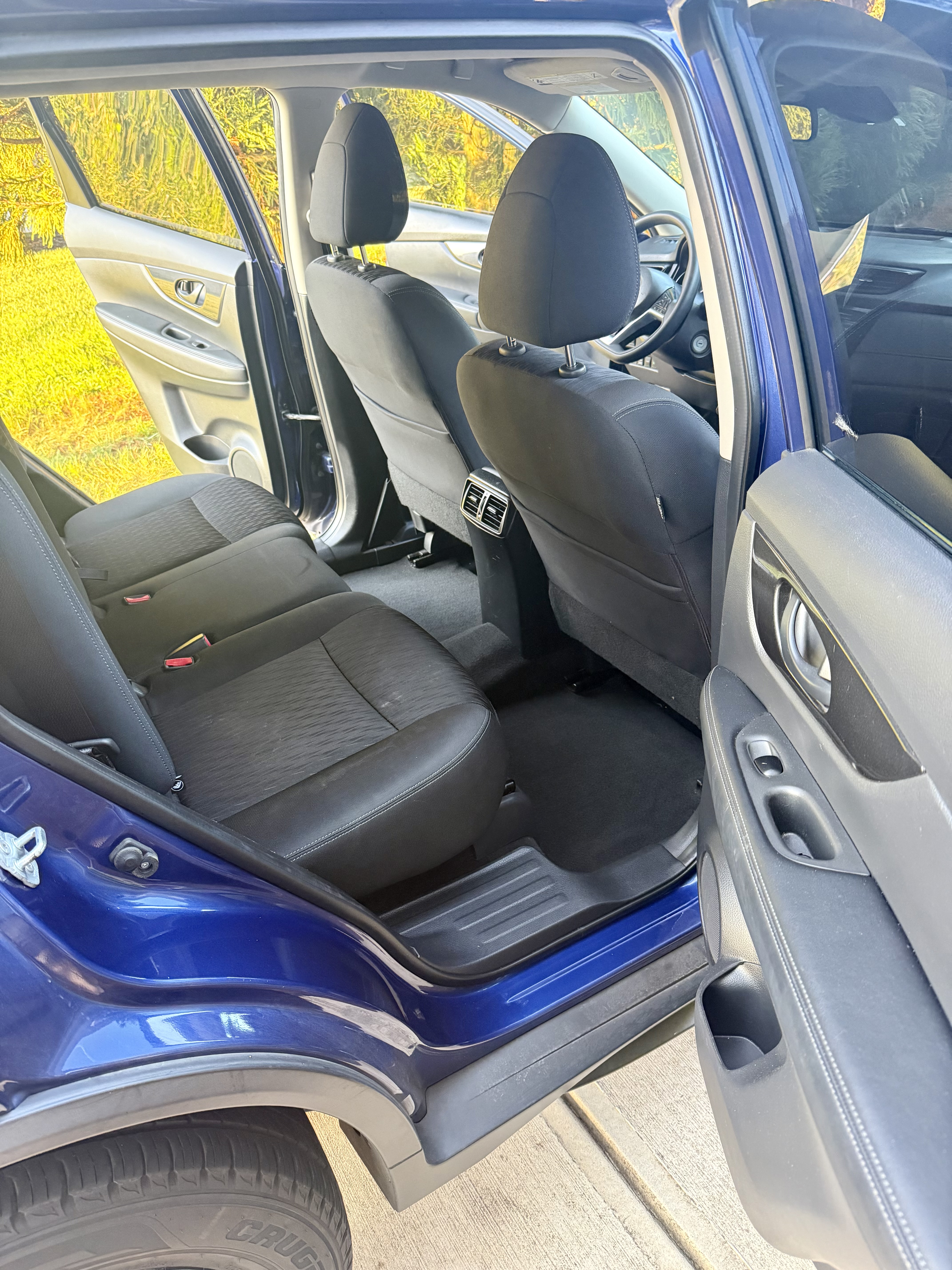 Used 2020 Nissan Rogue S AWD/4WD image 8