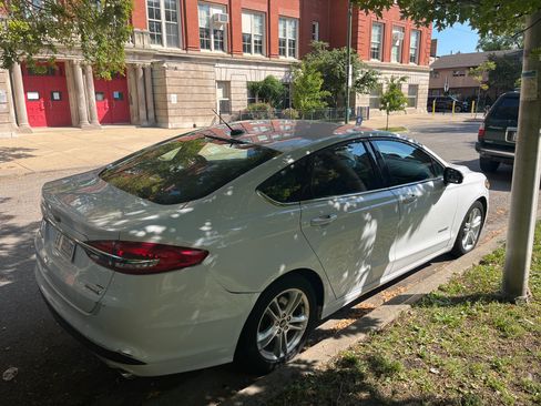 Used 2018 Ford Fusion SE image 8
