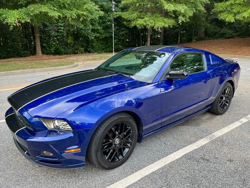 Used 2014 Ford Mustang Coupe w/ Equipment Group 102A RWD image 10