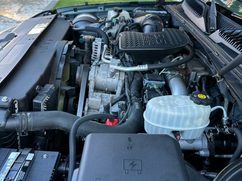 Used 2006 Chevrolet Silverado 2500 LT w/ Heavy-Duty Power Package image 16