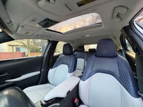 Used 2019 Lexus UX 200 w/ Premium Package image 24