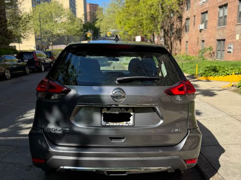 Used 2018 Nissan Rogue S AWD/4WD image 4