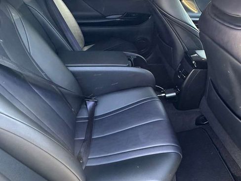 Used 2019 Toyota Mirai image 9