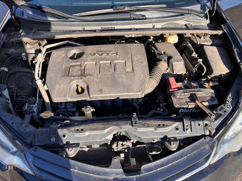 Used 2015 Toyota Corolla LE image 9