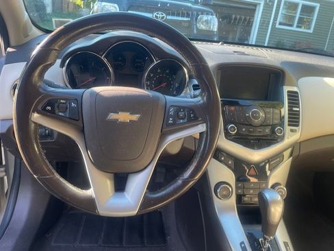 Used 2014 Chevrolet Cruze Diesel w/ Enhanced Safety Package image 6