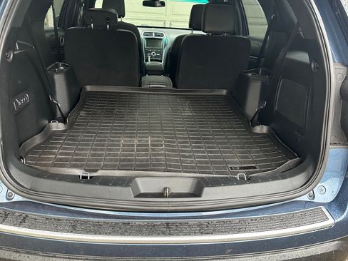 Used 2018 Ford Explorer Platinum image 9