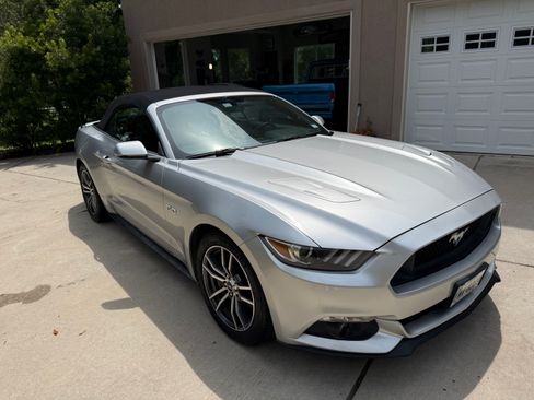 Used 2017 Ford Mustang GT Premium RWD image 1