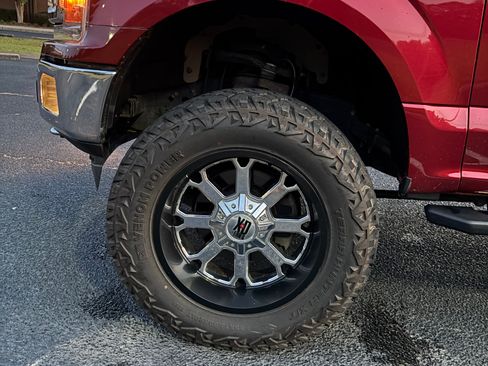 Used 2018 Ford F150 XLT w/ Equipment Group 302A Luxury image 18