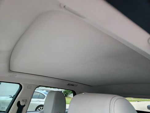 Used 2012 Land Rover Range Rover Evoque Prestige image 10