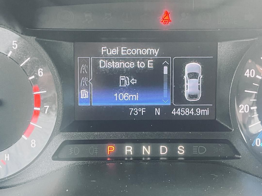 Used 2014 Ford Fusion SE FWD image 11