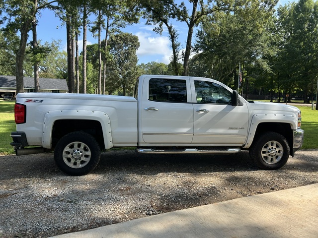Used 2015 Chevrolet Silverado 2500 LTZ w/ Duramax Plus Package AWD/4WD image 2