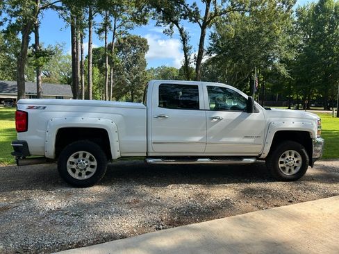 Used 2015 Chevrolet Silverado 2500 LTZ w/ Duramax Plus Package AWD/4WD image 2