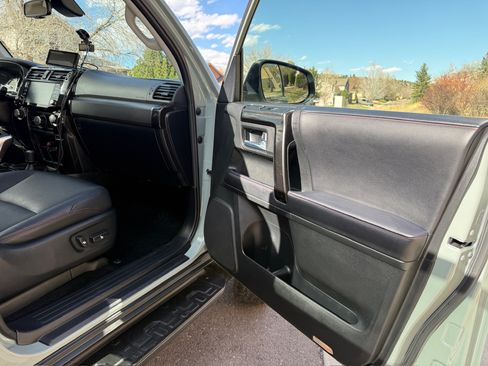 Used 2022 Toyota 4Runner TRD Off-Road Premium w/ Moonroof Package image 11