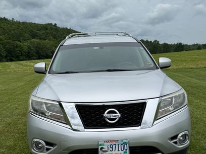 Used 2014 Nissan Pathfinder SV w/ Trailer Tow Package