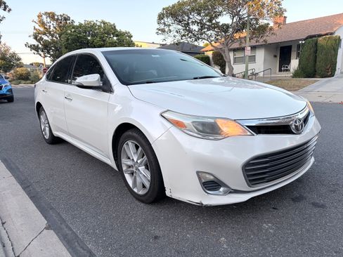 Used 2015 Toyota Avalon XLE Premium FWD image 4