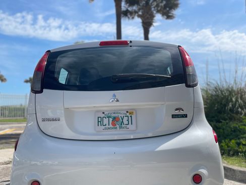 Used 2017 Mitsubishi i ES RWD image 8