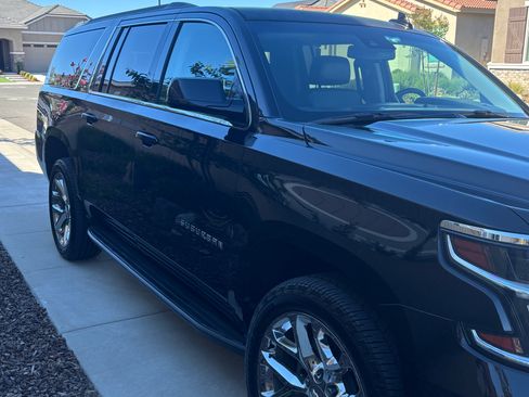 Used 2018 Chevrolet Suburban LT AWD/4WD image 2