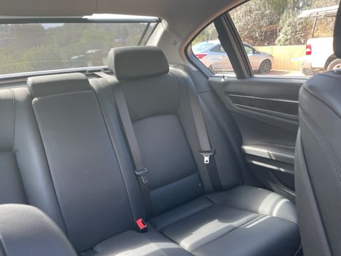 Used 2013 BMW 740i image 23