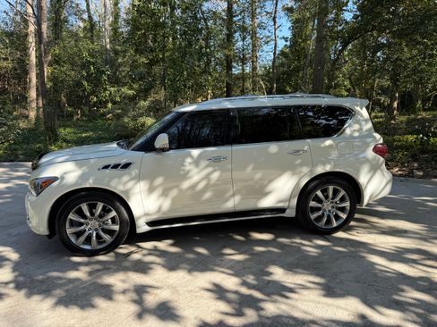 Used 2013 INFINITI QX56 4WD w/ Deluxe Touring Pkg image 11