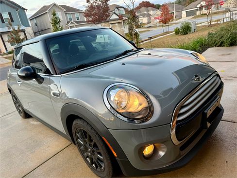 Used 2015 MINI Cooper 2-Door Hardtop image 2