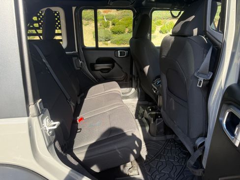 Used 2019 Jeep Wrangler Unlimited Sport S AWD/4WD image 14