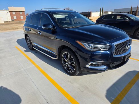 Used 2017 INFINITI QX60 Luxe w/ Deluxe Technology Package image 1