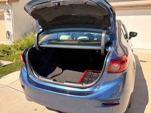 Used 2018 MAZDA MAZDA3 Grand Touring image 11