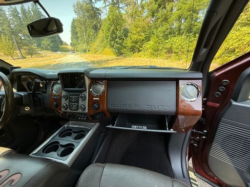 Used 2015 Ford F350 King Ranch w/ FX4 Off-Road Package AWD/4WD image 10