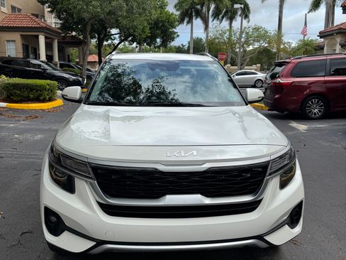 Used 2022 Kia Seltos S FWD image 2