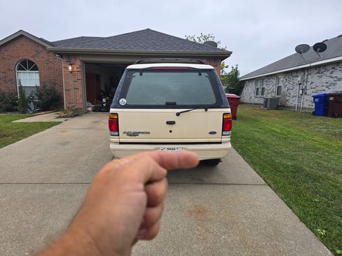 Used 1996 Ford Explorer 2WD 4-Door image 4