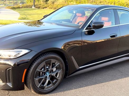 Used 2023 BMW i4 eDrive40 image 4