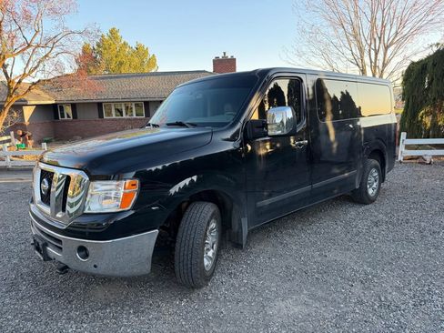 Used 2020 Nissan NV 3500 SL image 2