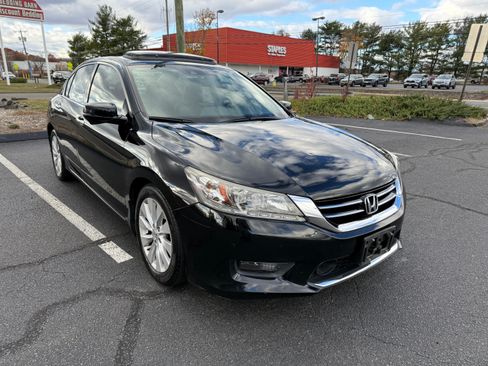 Used 2015 Honda Accord Touring image 14