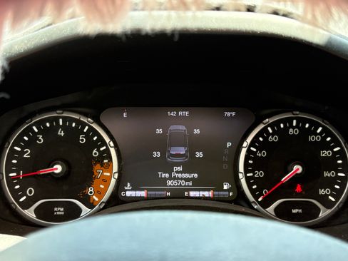 Used 2015 Jeep Renegade Trailhawk w/ Premium Leather Group AWD/4WD image 15