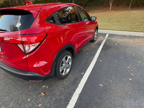 Used 2016 Honda HR-V EX image 12